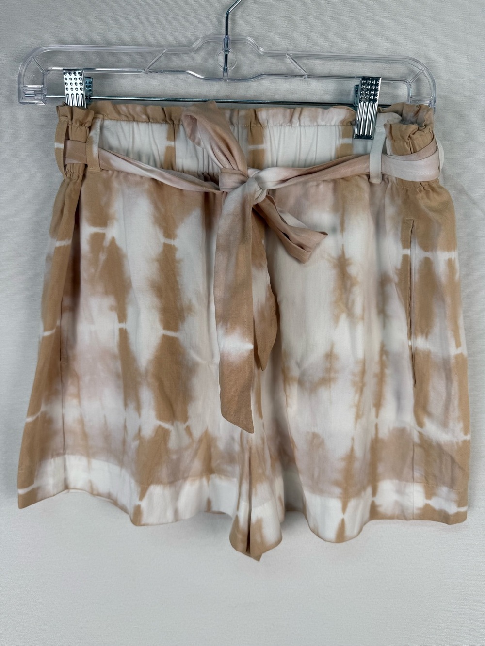 cloth & stone Cream and Tan Tie-Dye Paperbag Shorts